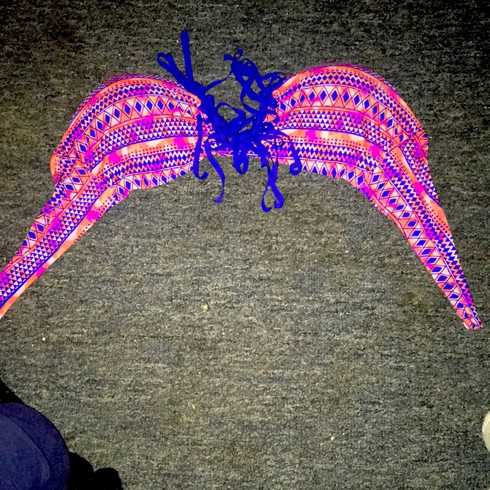 Bikini top size medium:)